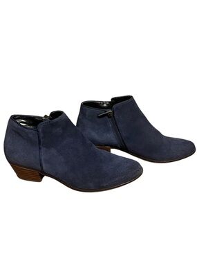 Crown Vintage Blue Suede Ankle Boots & Booties Size 8